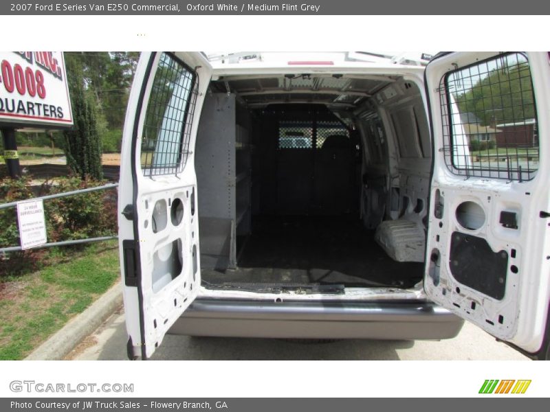 Oxford White / Medium Flint Grey 2007 Ford E Series Van E250 Commercial