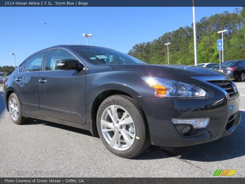 Front 3/4 View of 2014 Altima 2.5 SL