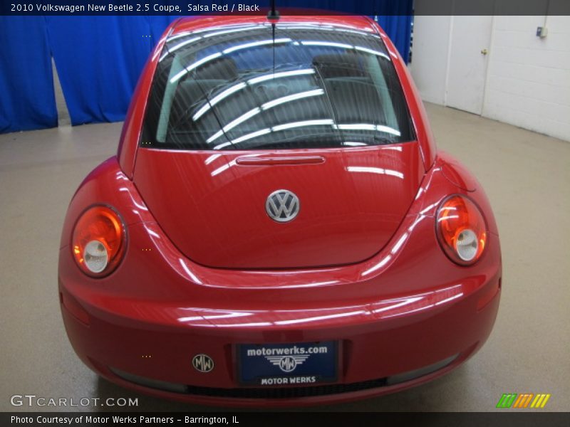 Salsa Red / Black 2010 Volkswagen New Beetle 2.5 Coupe