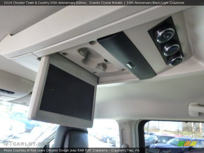 Granite Crystal Metallic / 30th Anniversary Black/Light Graystone 2014 Chrysler Town & Country 30th Anniversary Edition