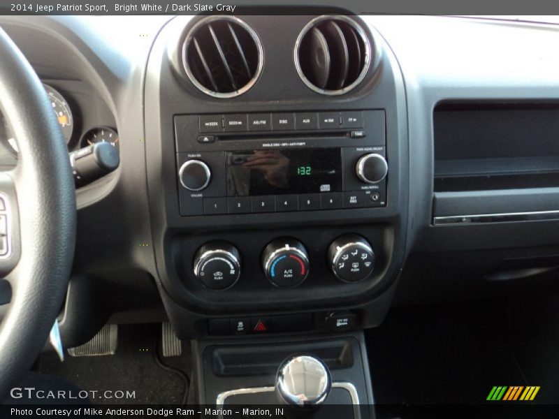 Bright White / Dark Slate Gray 2014 Jeep Patriot Sport