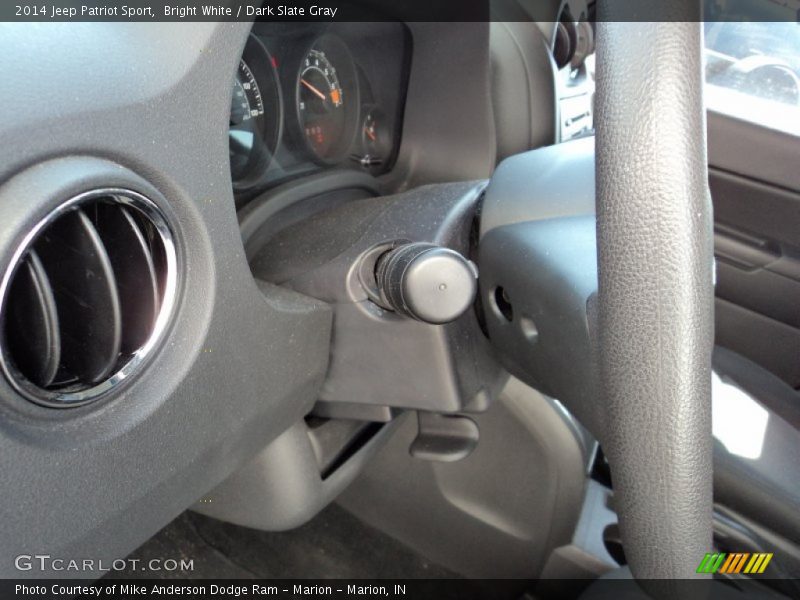 Bright White / Dark Slate Gray 2014 Jeep Patriot Sport