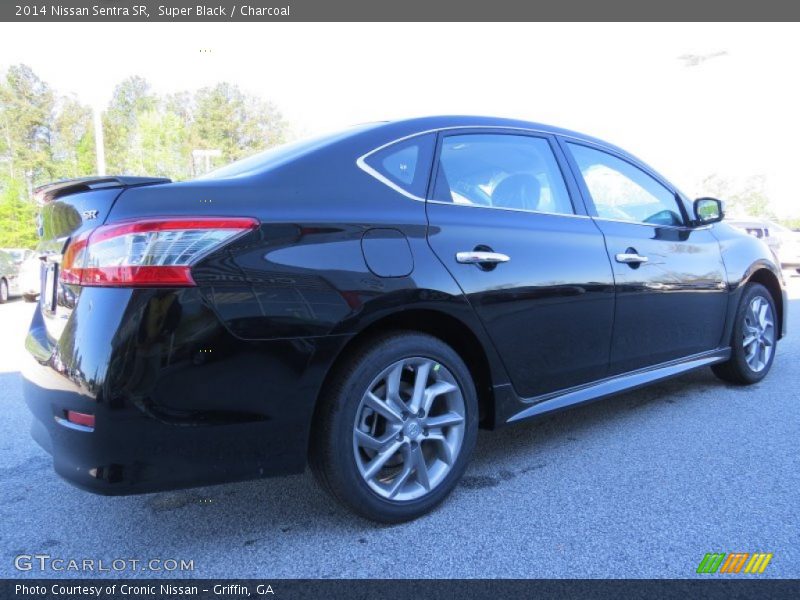Super Black / Charcoal 2014 Nissan Sentra SR
