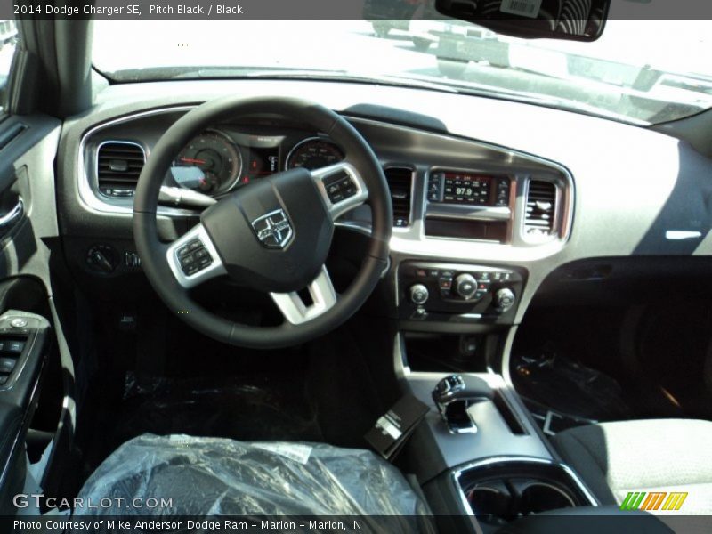 Pitch Black / Black 2014 Dodge Charger SE