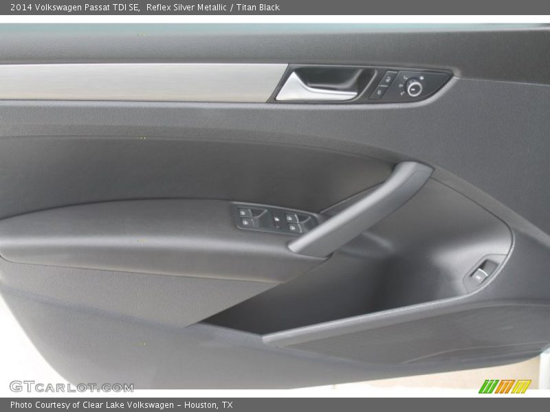 Reflex Silver Metallic / Titan Black 2014 Volkswagen Passat TDI SE
