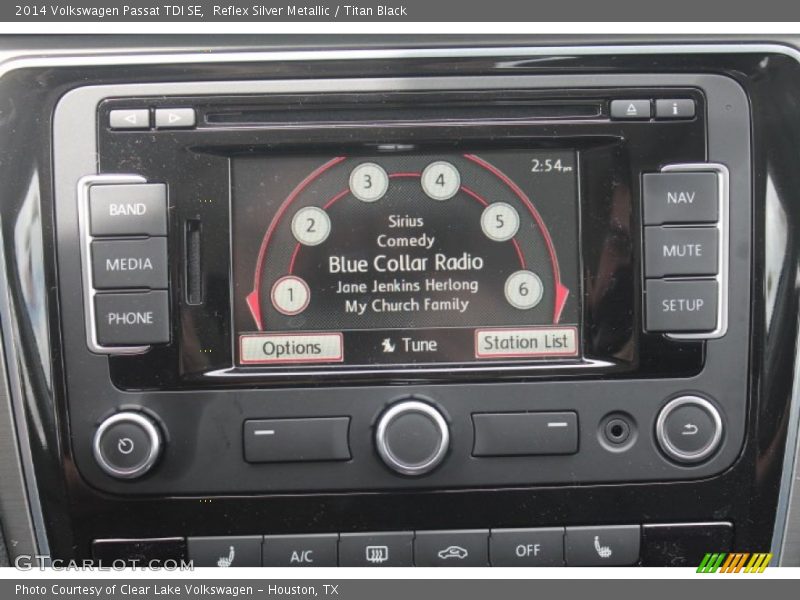 Reflex Silver Metallic / Titan Black 2014 Volkswagen Passat TDI SE
