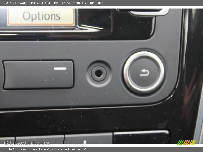 Reflex Silver Metallic / Titan Black 2014 Volkswagen Passat TDI SE