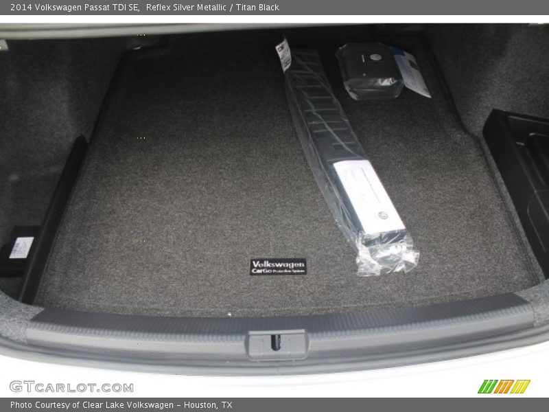 Reflex Silver Metallic / Titan Black 2014 Volkswagen Passat TDI SE