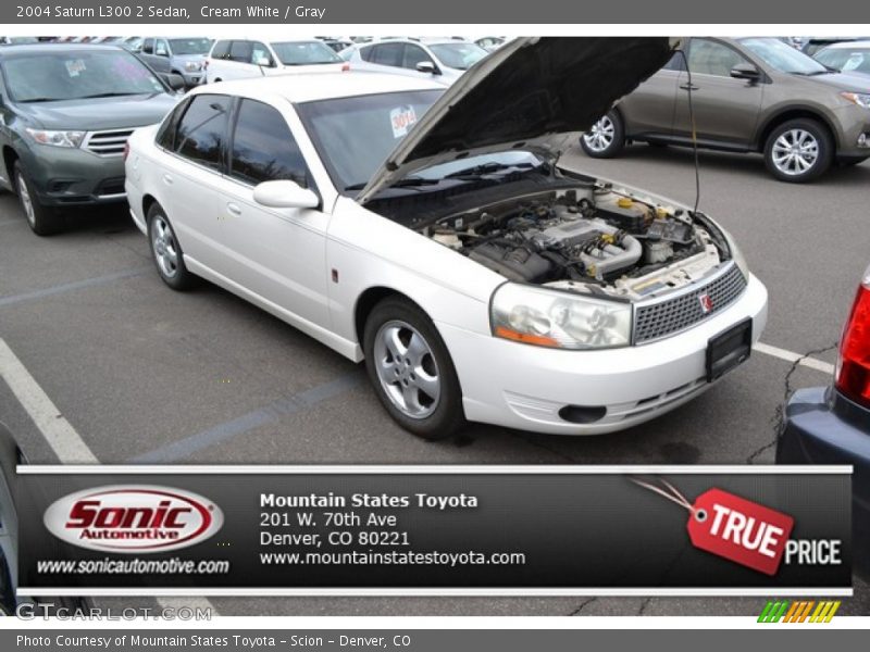 Cream White / Gray 2004 Saturn L300 2 Sedan