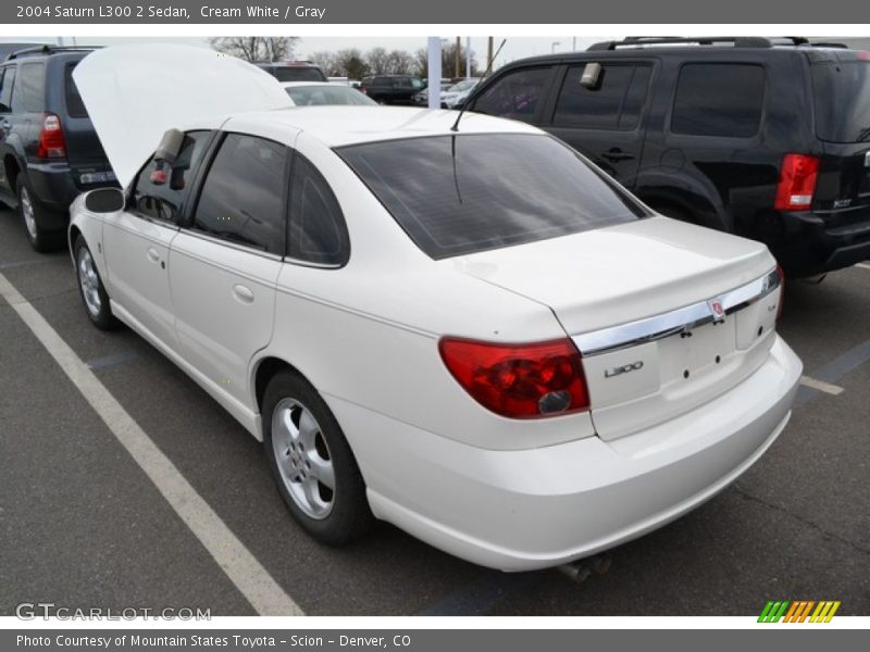 Cream White / Gray 2004 Saturn L300 2 Sedan