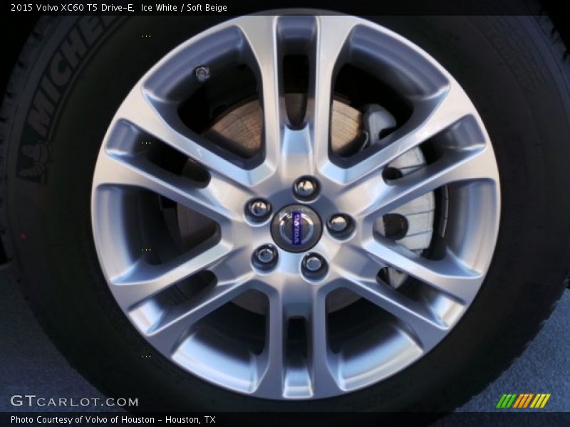 Ice White / Soft Beige 2015 Volvo XC60 T5 Drive-E