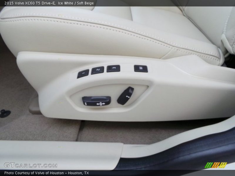 Ice White / Soft Beige 2015 Volvo XC60 T5 Drive-E