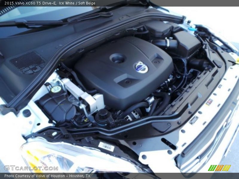 Ice White / Soft Beige 2015 Volvo XC60 T5 Drive-E