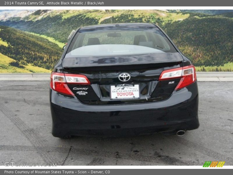 Attitude Black Metallic / Black/Ash 2014 Toyota Camry SE