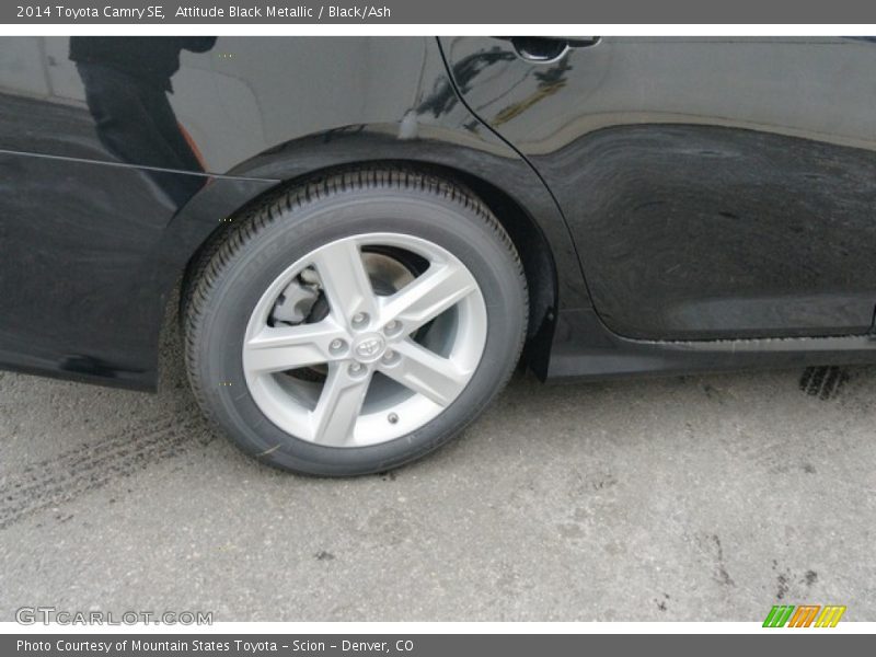 Attitude Black Metallic / Black/Ash 2014 Toyota Camry SE
