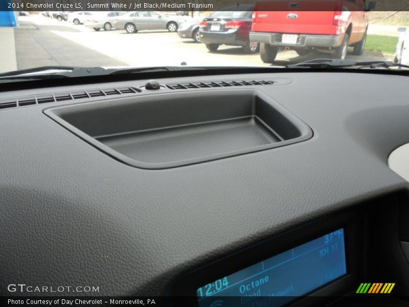 Summit White / Jet Black/Medium Titanium 2014 Chevrolet Cruze LS