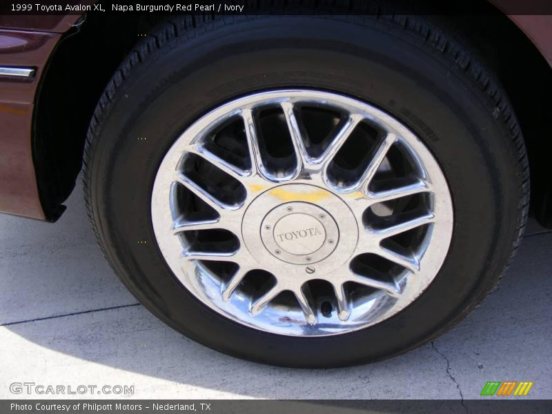 Napa Burgundy Red Pearl / Ivory 1999 Toyota Avalon XL