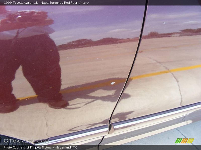 Napa Burgundy Red Pearl / Ivory 1999 Toyota Avalon XL