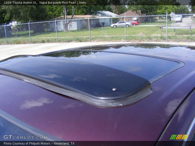 Napa Burgundy Red Pearl / Ivory 1999 Toyota Avalon XL