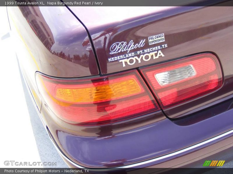 Napa Burgundy Red Pearl / Ivory 1999 Toyota Avalon XL