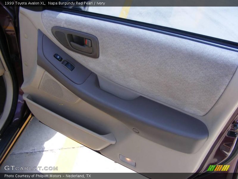 Napa Burgundy Red Pearl / Ivory 1999 Toyota Avalon XL