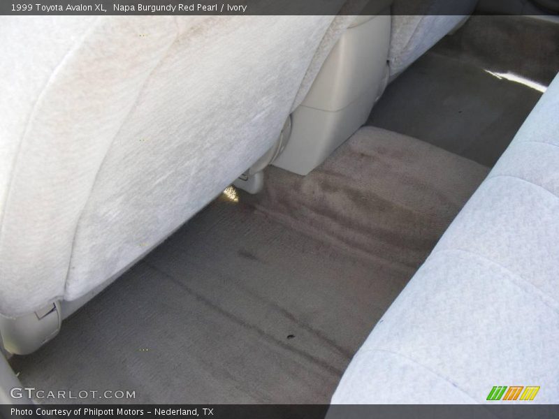 Napa Burgundy Red Pearl / Ivory 1999 Toyota Avalon XL