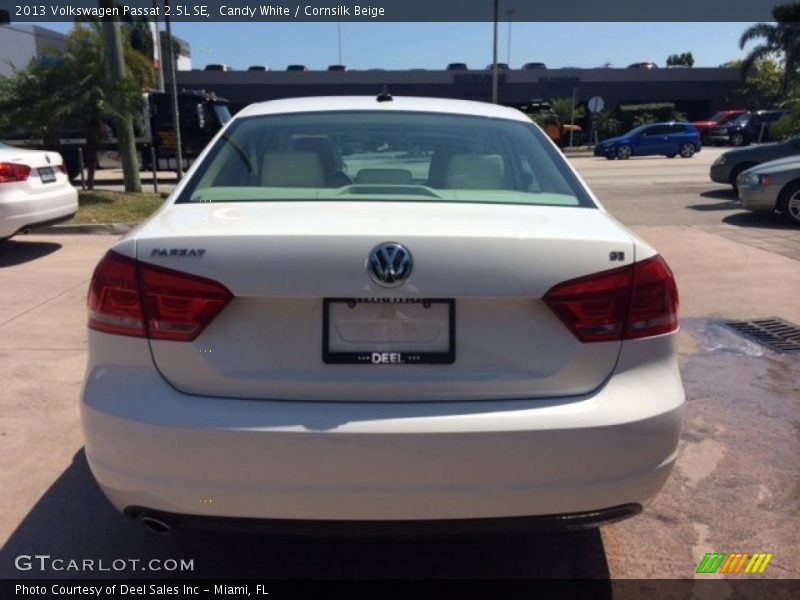 Candy White / Cornsilk Beige 2013 Volkswagen Passat 2.5L SE