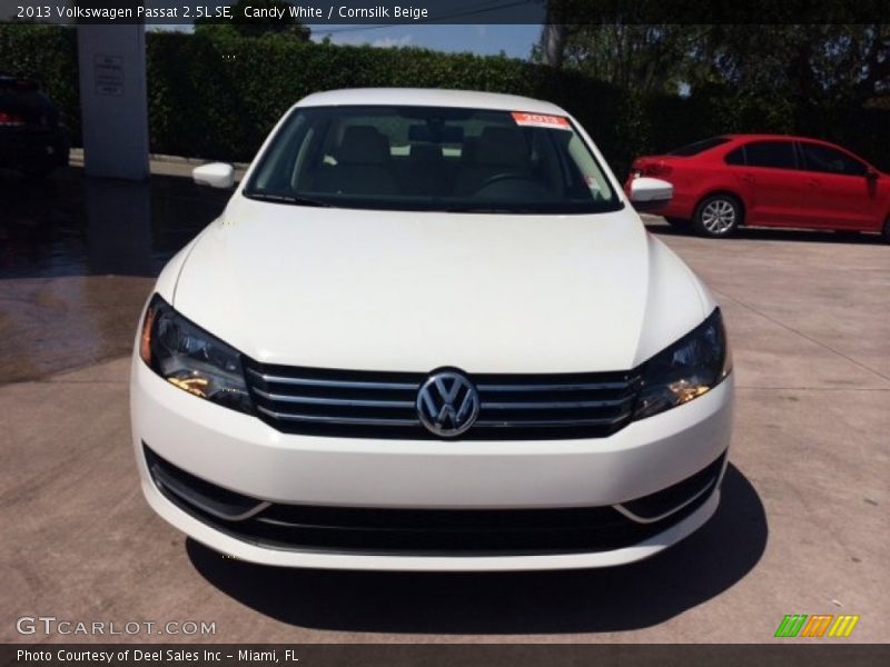 Candy White / Cornsilk Beige 2013 Volkswagen Passat 2.5L SE