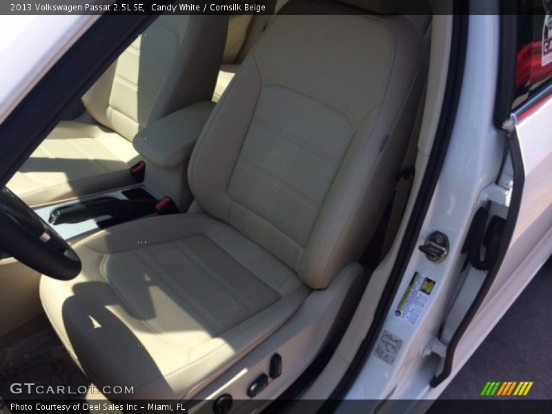 Candy White / Cornsilk Beige 2013 Volkswagen Passat 2.5L SE
