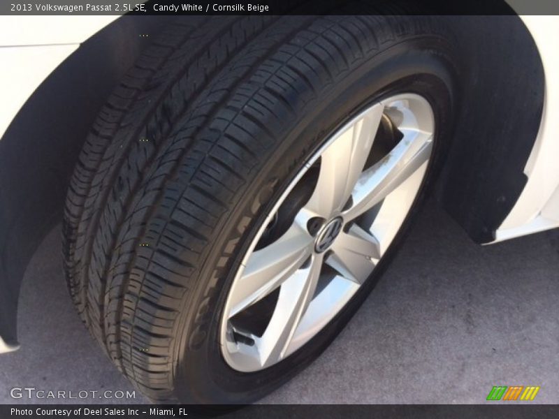 Candy White / Cornsilk Beige 2013 Volkswagen Passat 2.5L SE