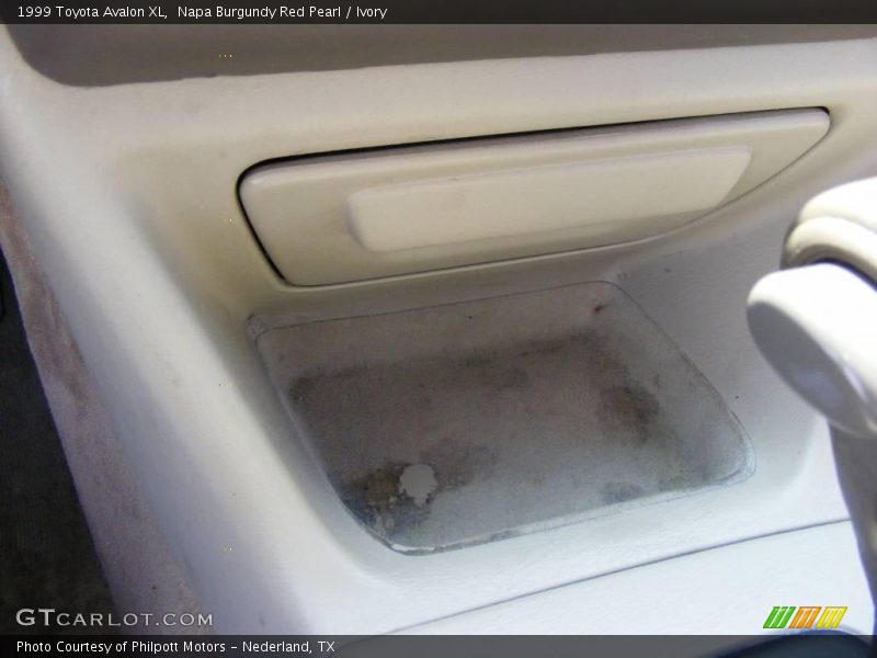 Napa Burgundy Red Pearl / Ivory 1999 Toyota Avalon XL
