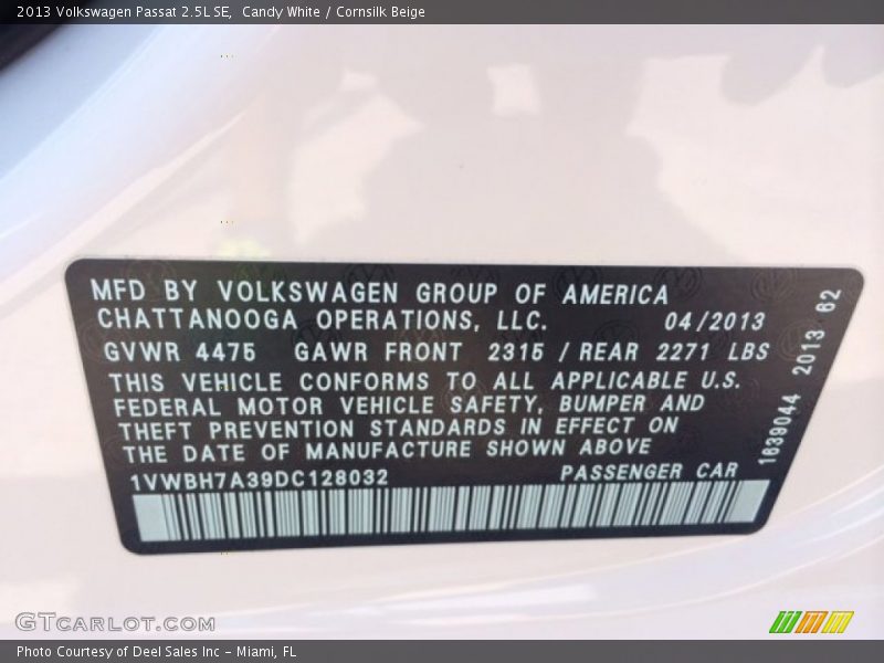 Candy White / Cornsilk Beige 2013 Volkswagen Passat 2.5L SE