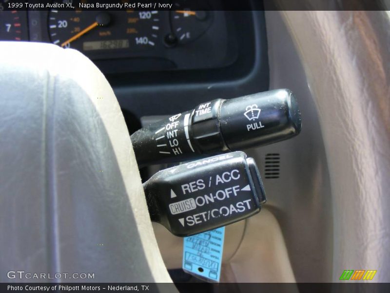 Napa Burgundy Red Pearl / Ivory 1999 Toyota Avalon XL