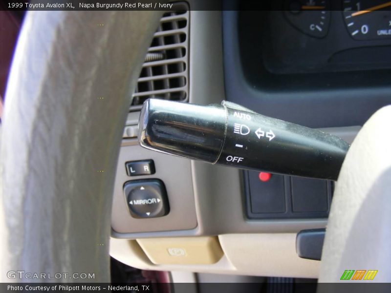 Napa Burgundy Red Pearl / Ivory 1999 Toyota Avalon XL