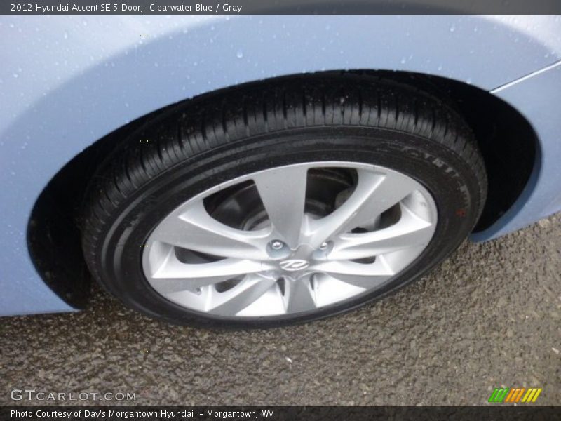 Clearwater Blue / Gray 2012 Hyundai Accent SE 5 Door