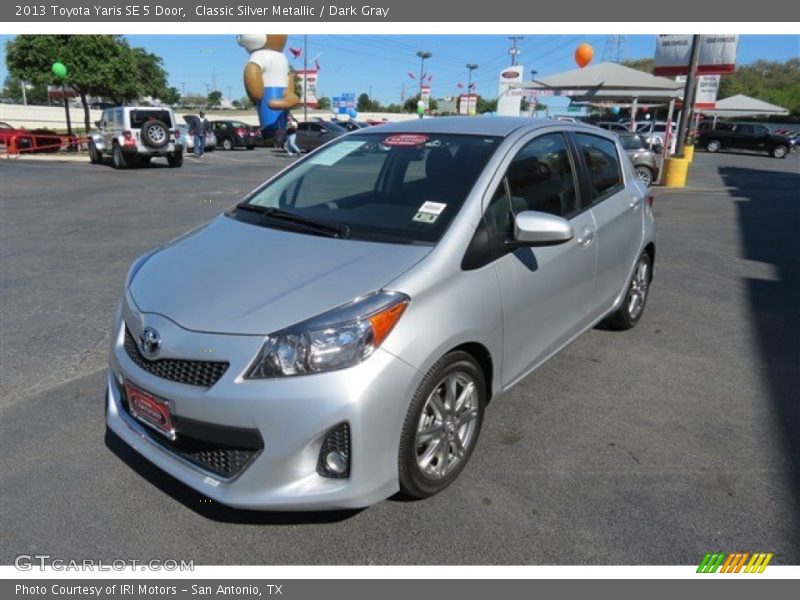 Classic Silver Metallic / Dark Gray 2013 Toyota Yaris SE 5 Door