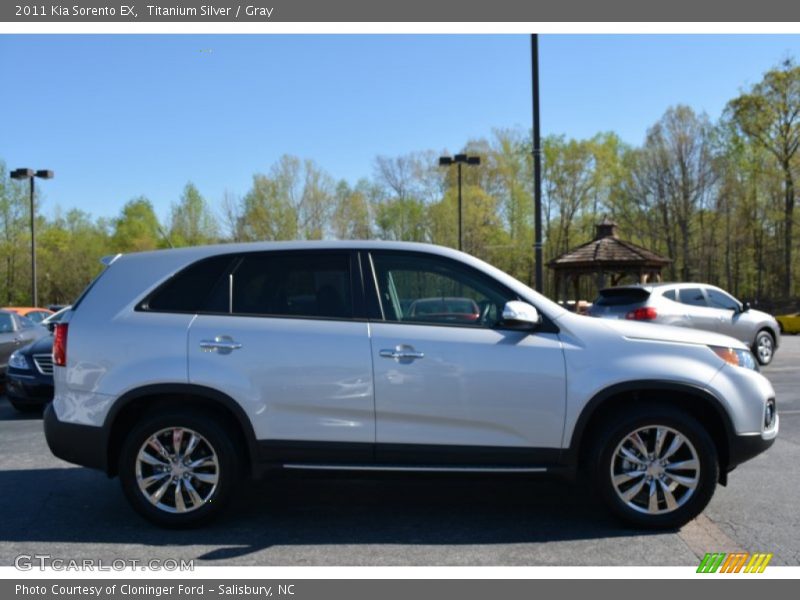 Titanium Silver / Gray 2011 Kia Sorento EX