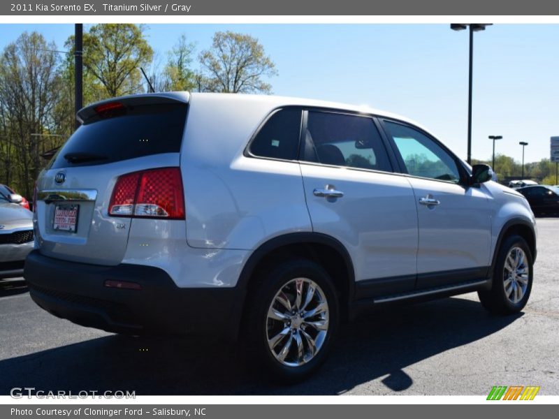 Titanium Silver / Gray 2011 Kia Sorento EX
