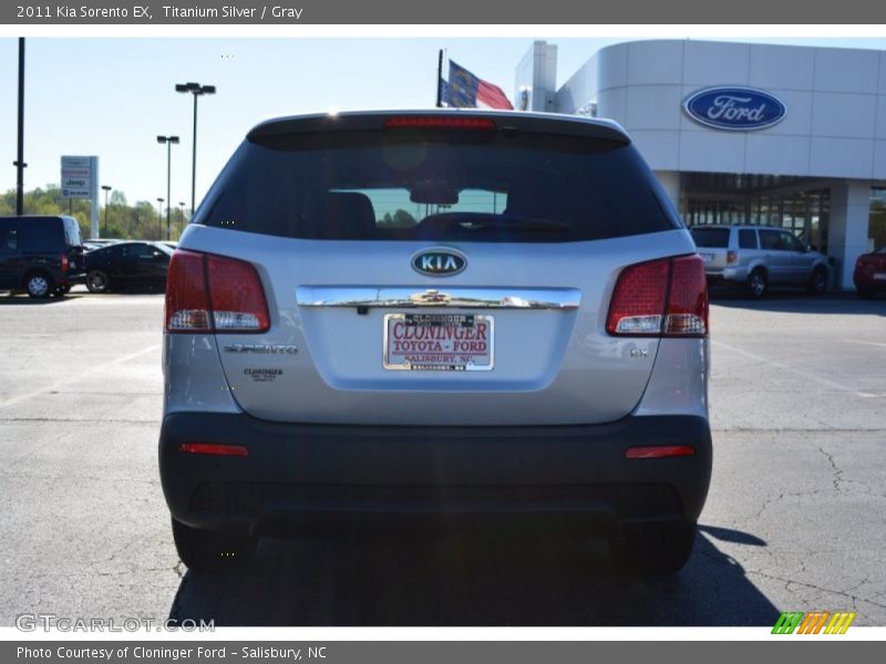 Titanium Silver / Gray 2011 Kia Sorento EX