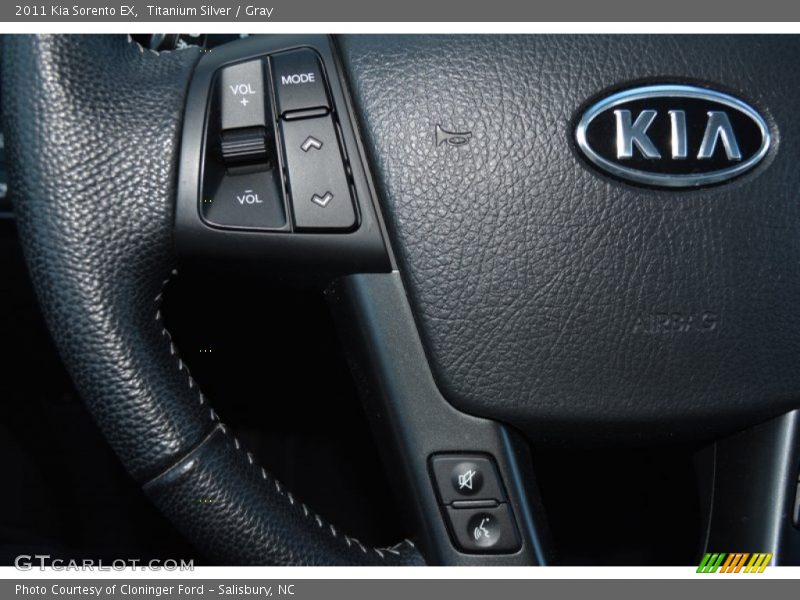 Titanium Silver / Gray 2011 Kia Sorento EX