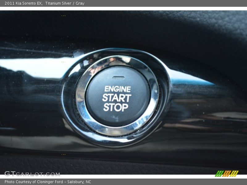 Titanium Silver / Gray 2011 Kia Sorento EX