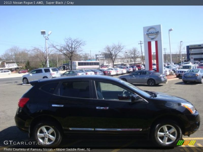 Super Black / Gray 2013 Nissan Rogue S AWD