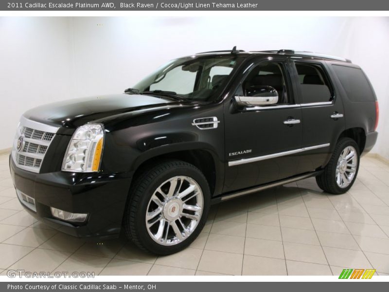 Front 3/4 View of 2011 Escalade Platinum AWD