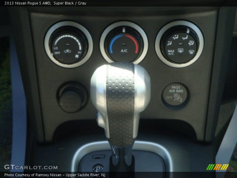 Super Black / Gray 2013 Nissan Rogue S AWD