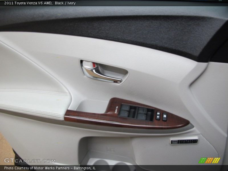 Black / Ivory 2011 Toyota Venza V6 AWD
