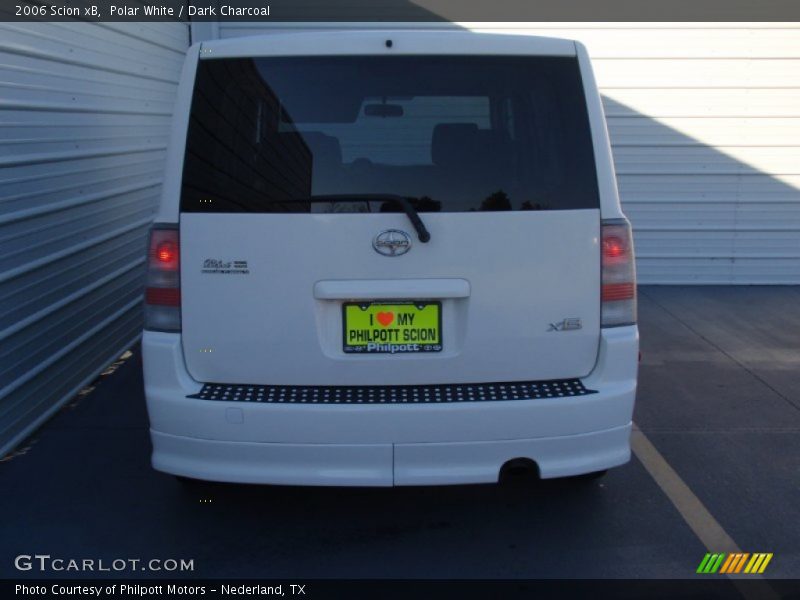Polar White / Dark Charcoal 2006 Scion xB