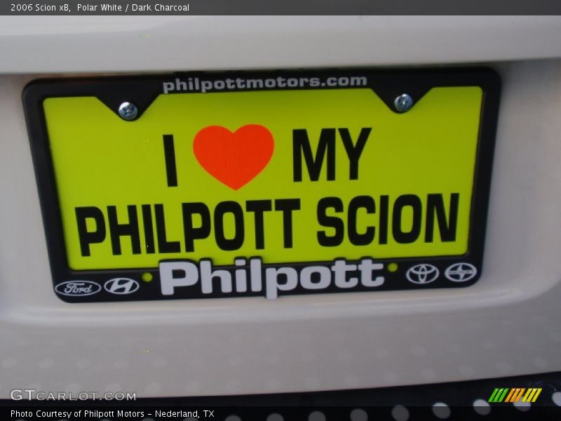 Polar White / Dark Charcoal 2006 Scion xB