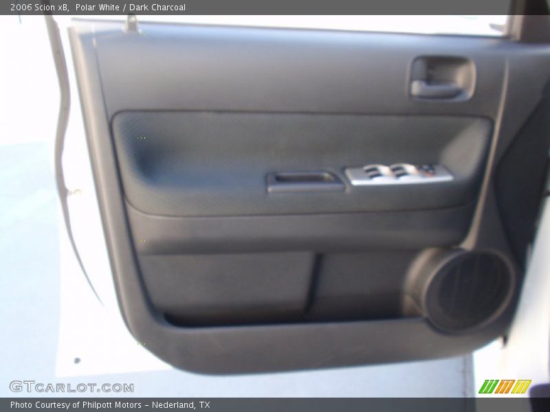 Polar White / Dark Charcoal 2006 Scion xB