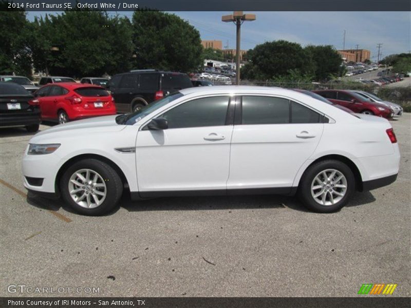 Oxford White / Dune 2014 Ford Taurus SE