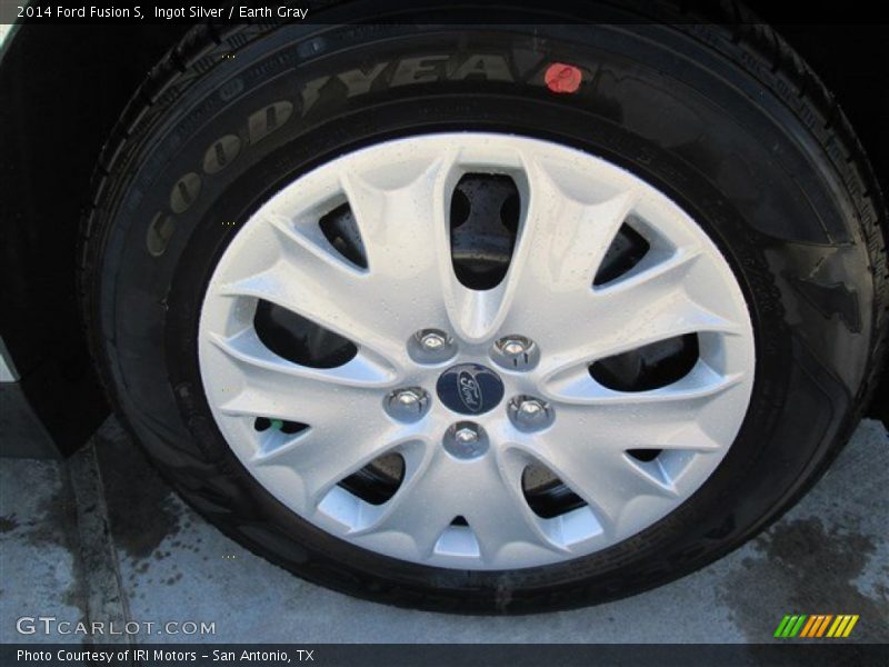 Ingot Silver / Earth Gray 2014 Ford Fusion S